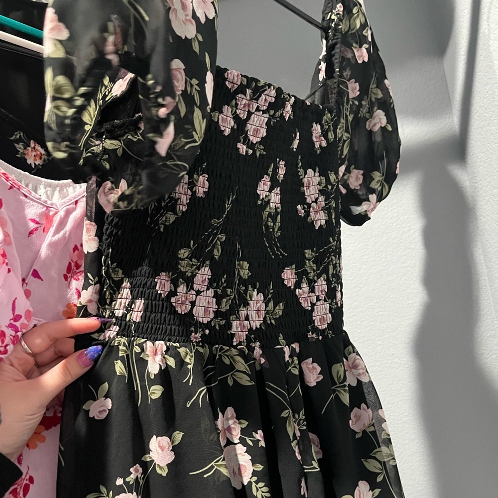 Dress - Picture 4 of 4